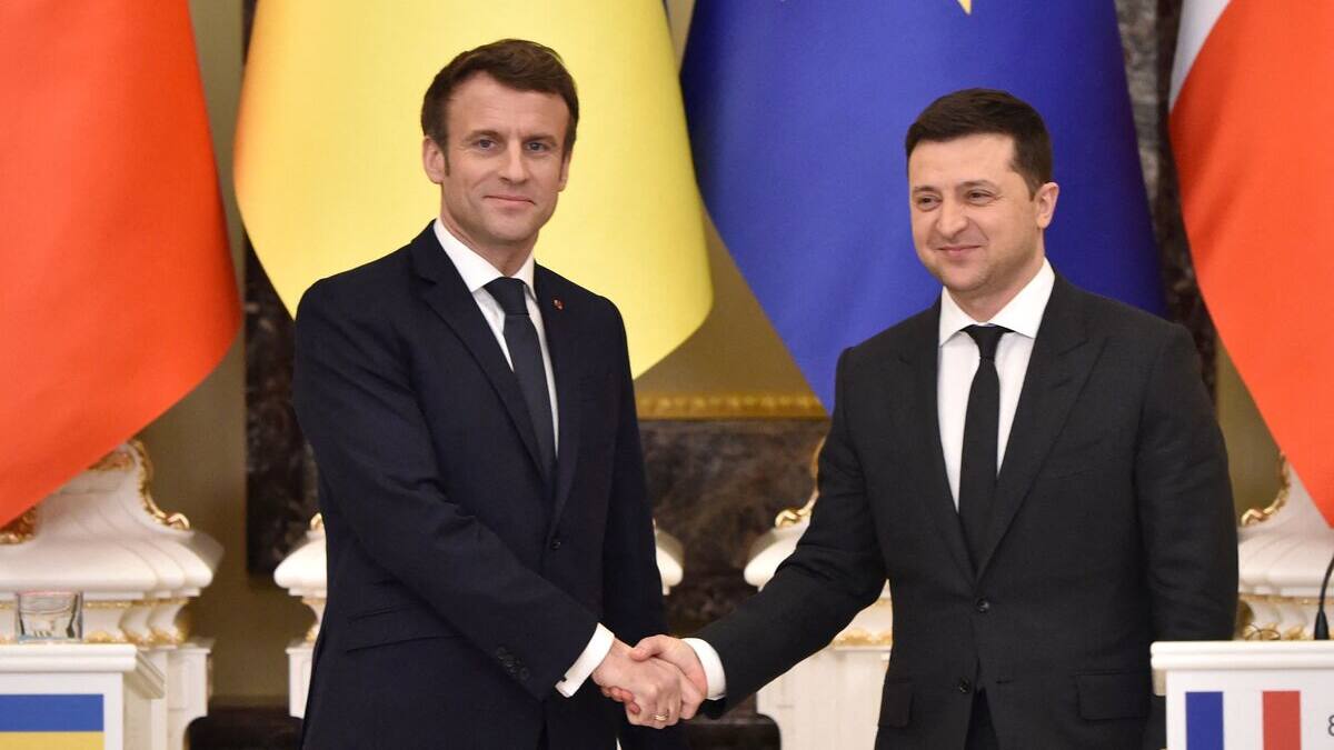 Ukraine: les livraisons d'armes de la France vont gagner «en intensité», dit Macron à Zelensky