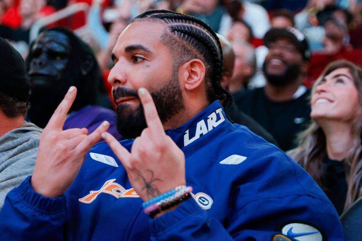Intelligence artificielle: Drake usurpe la voix de Tupac Shakur pour ...