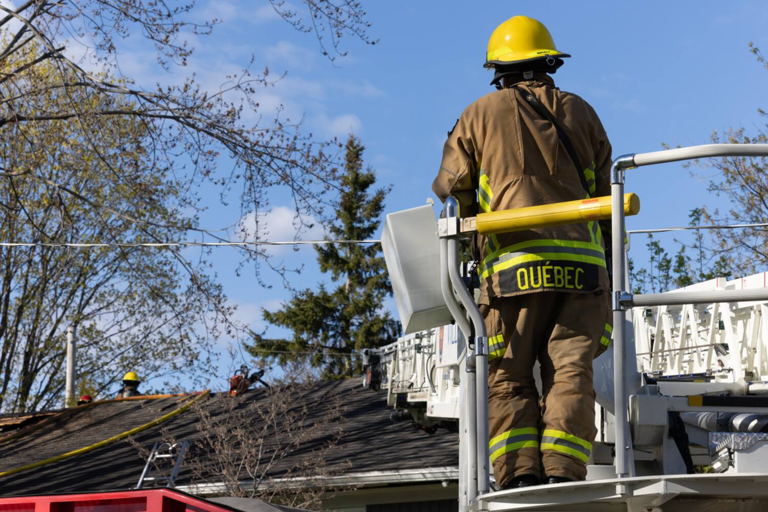 The Ravage Quebec Building Un incendie ravage la toiture d’une maison à Québec | JDQ