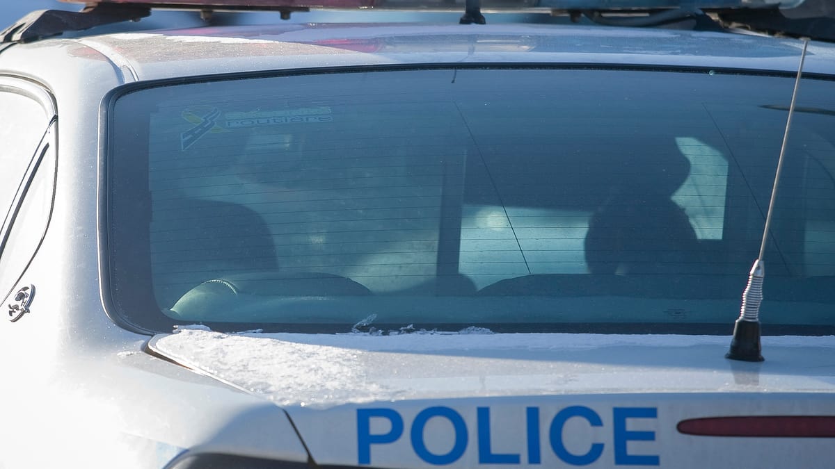 Vol à main armée dans une boutique de téléphones cellulaires aux promenades Saint-Bruno