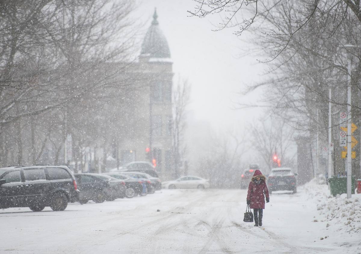 Tempête hivernale près de 2000 écoles fermées au Québec JDM