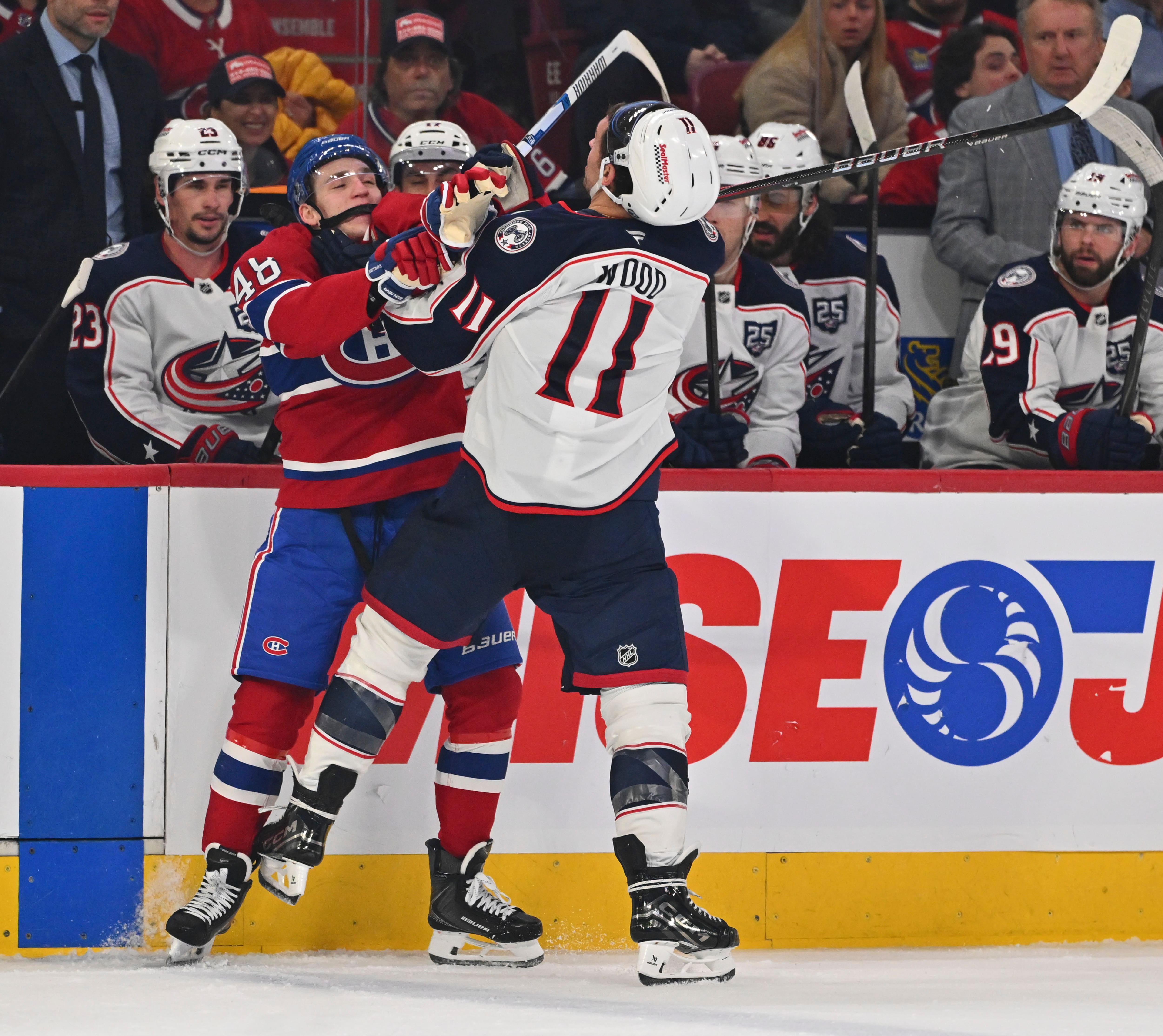 Lane Hutson me enviou uma mensagem com Miles Wood em dois períodos.