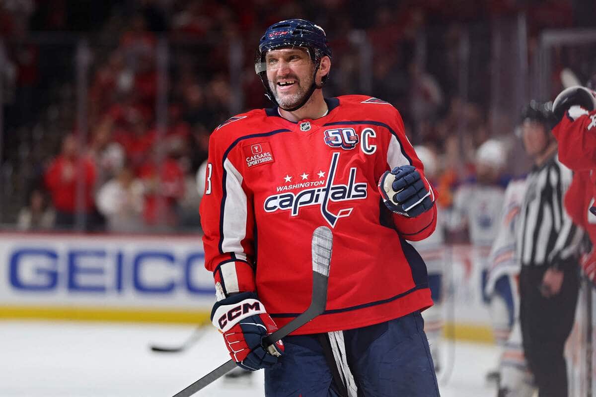 Le meilleur buteur qu&eacute;b&eacute;cois de l'histoire &eacute;bahi par le tour de force d&rsquo;Alex Ovechkin