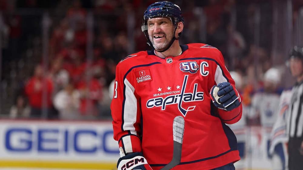 Le meilleur buteur québécois de l'histoire ébahi par le tour de force d’Alex Ovechkin
Le meilleur buteur québécois de l'histoire ébahi par le tour de force d’Alex Ovechkin