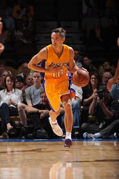 Steve Nash no uniforme do Lakers de Los Angeles em 2014.