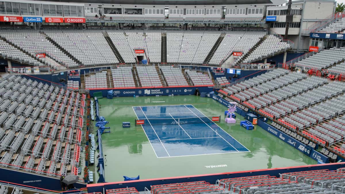 Le toit va attendre au stade IGA