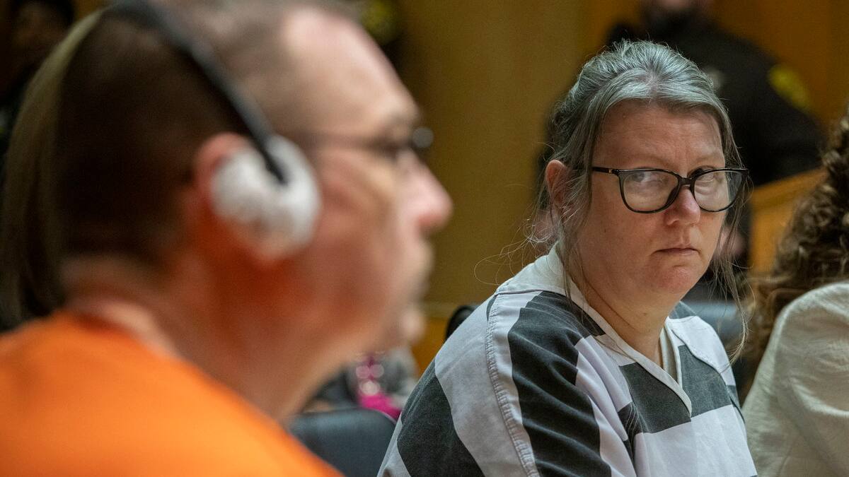 Parents sentenced to at least 10 years in prison for murder of American teenager Parents sentenced to at least 10 years in prison for murder of American teenager