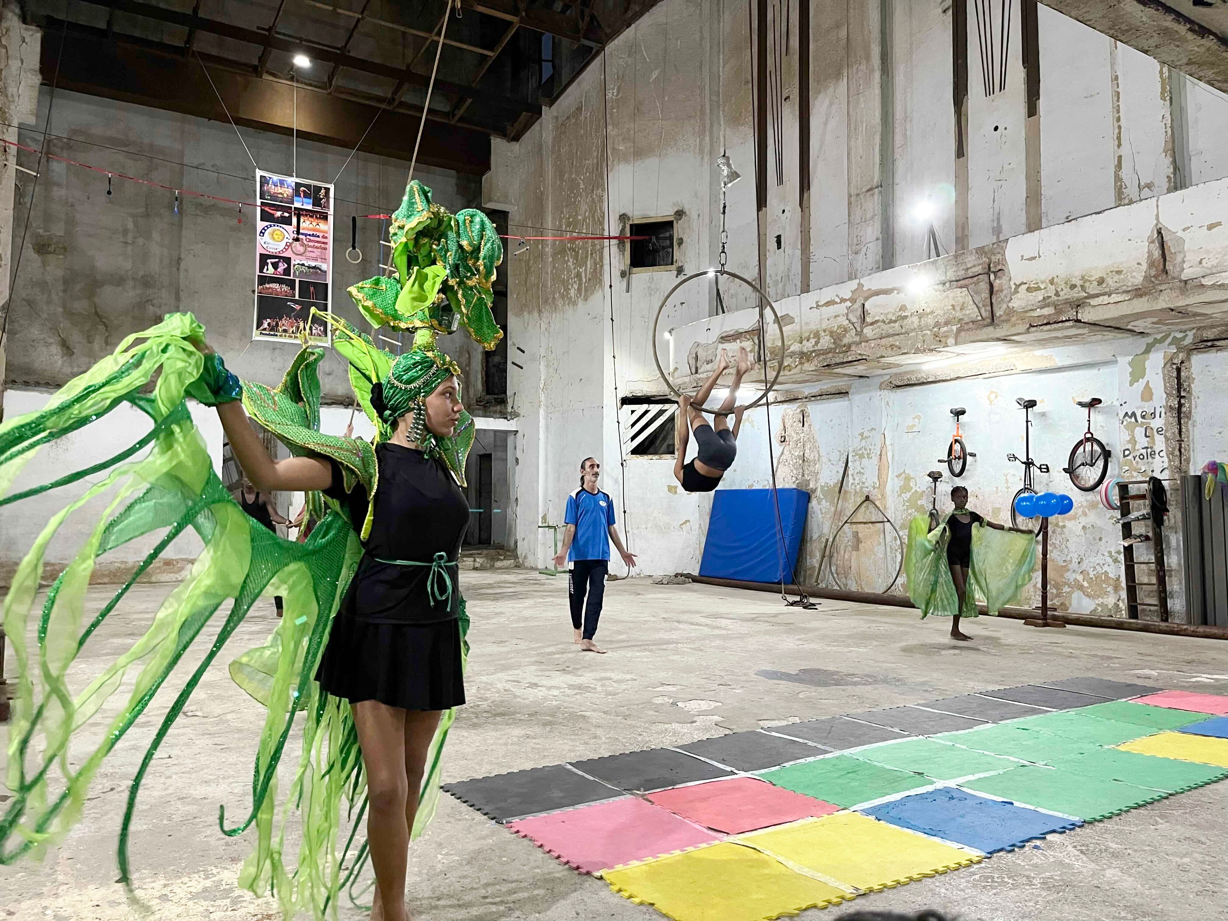 Ils peuvent s’entraîner et oublier les problèmes dans leur pays grâce à la générosité d’une prof québécoise.