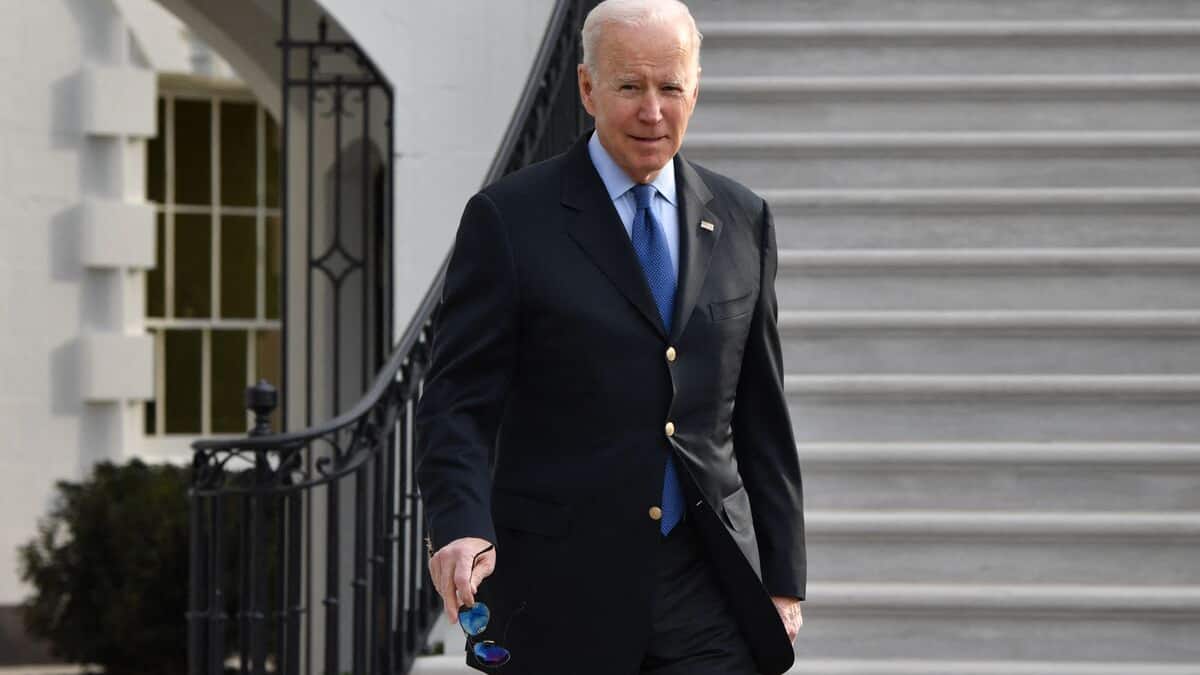 «Menace crédible» d'une attaque russe à l'arme chimique, dit Biden