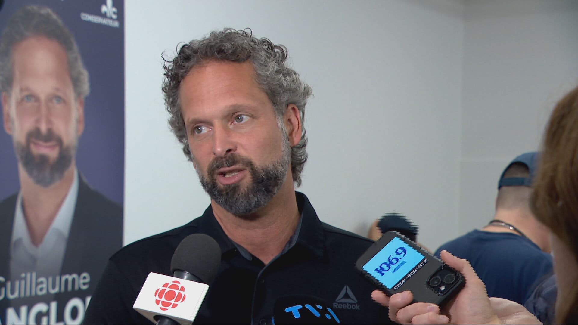 Un médecin et une élue aux positions antivaccins au sein du caucus conservateur à Québec