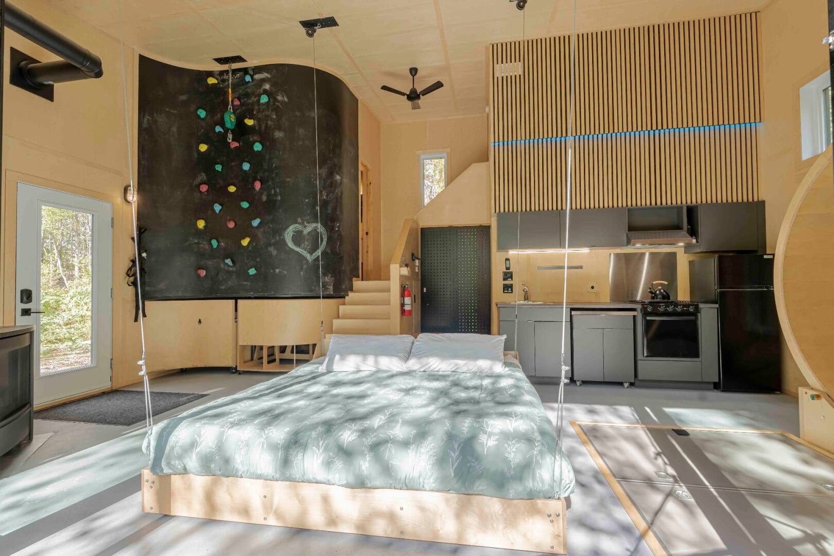 Ce chalet avec mur d’escalade est à vendre