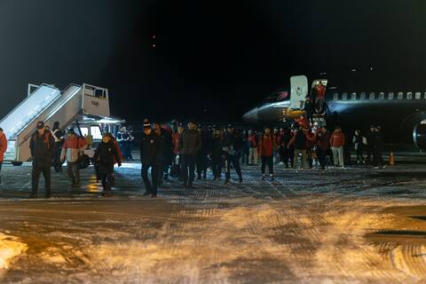 The Rouge et Or welcomed as a hero with the Vanier Cup in hand