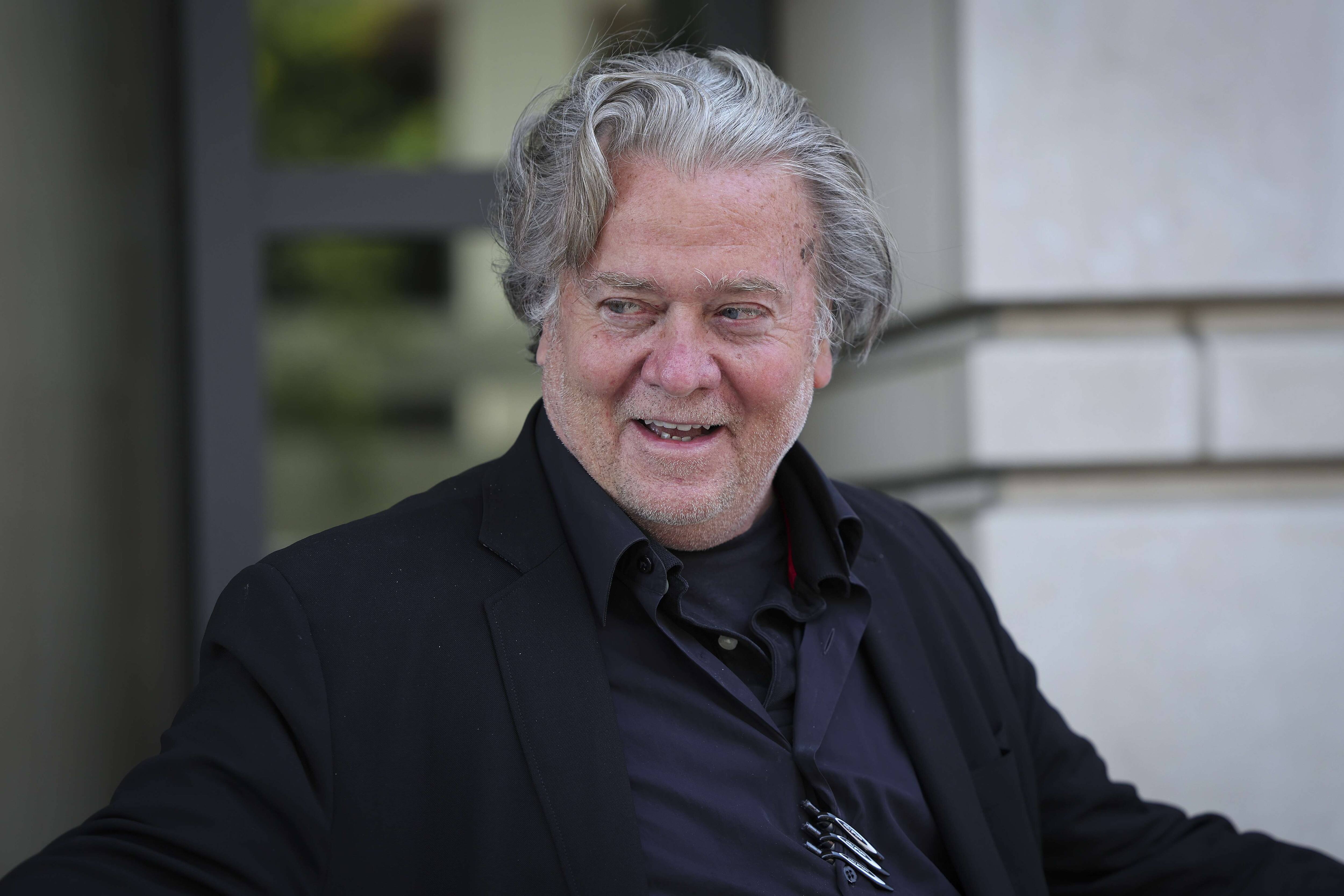Steve Bannon pr&ecirc;t &agrave; t&eacute;moigner