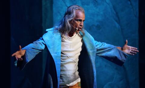 ENT-Red Carpet and 1st Presentation of Notre-Dame de Paris in Montreal.