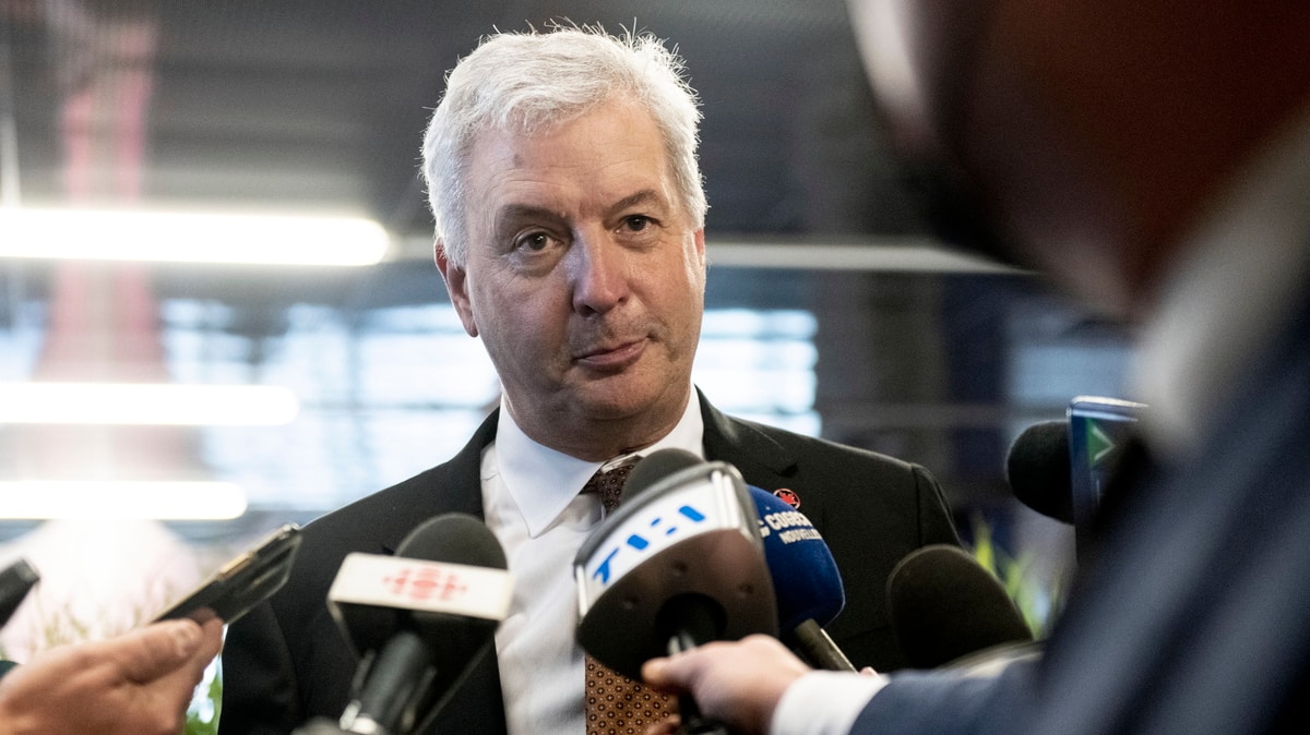 Le PDG d’Air Canada s’excuse et s'engage à améliorer son français