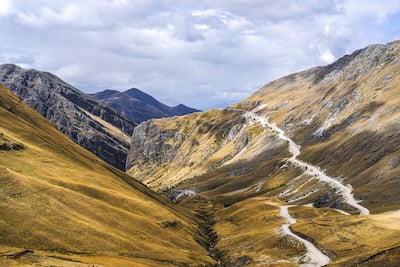 Il giovane ciclista ha scoperto paesaggi incredibili durante la sua avventura, come questo immortalato nell'arcipelago della Terra del Fuoco, un'area divisa tra Cile e Argentina. / Fotografia: William Florey. Presentato il 19 aprile 2024.
