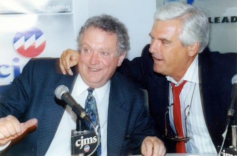 En conférence de presse avec Pierre Lalonde.