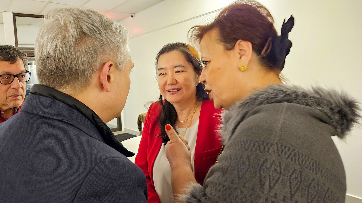 Rencontre embarrassante entre le ministre Champagne et la directrice des présumés «postes de police» chinois