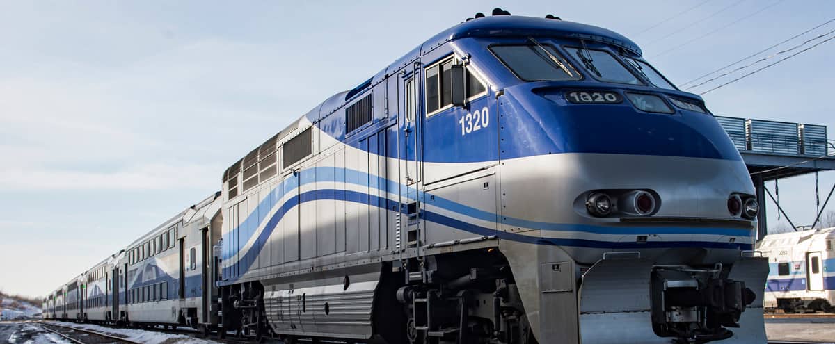 Deux trains entrent en collision à Montréal