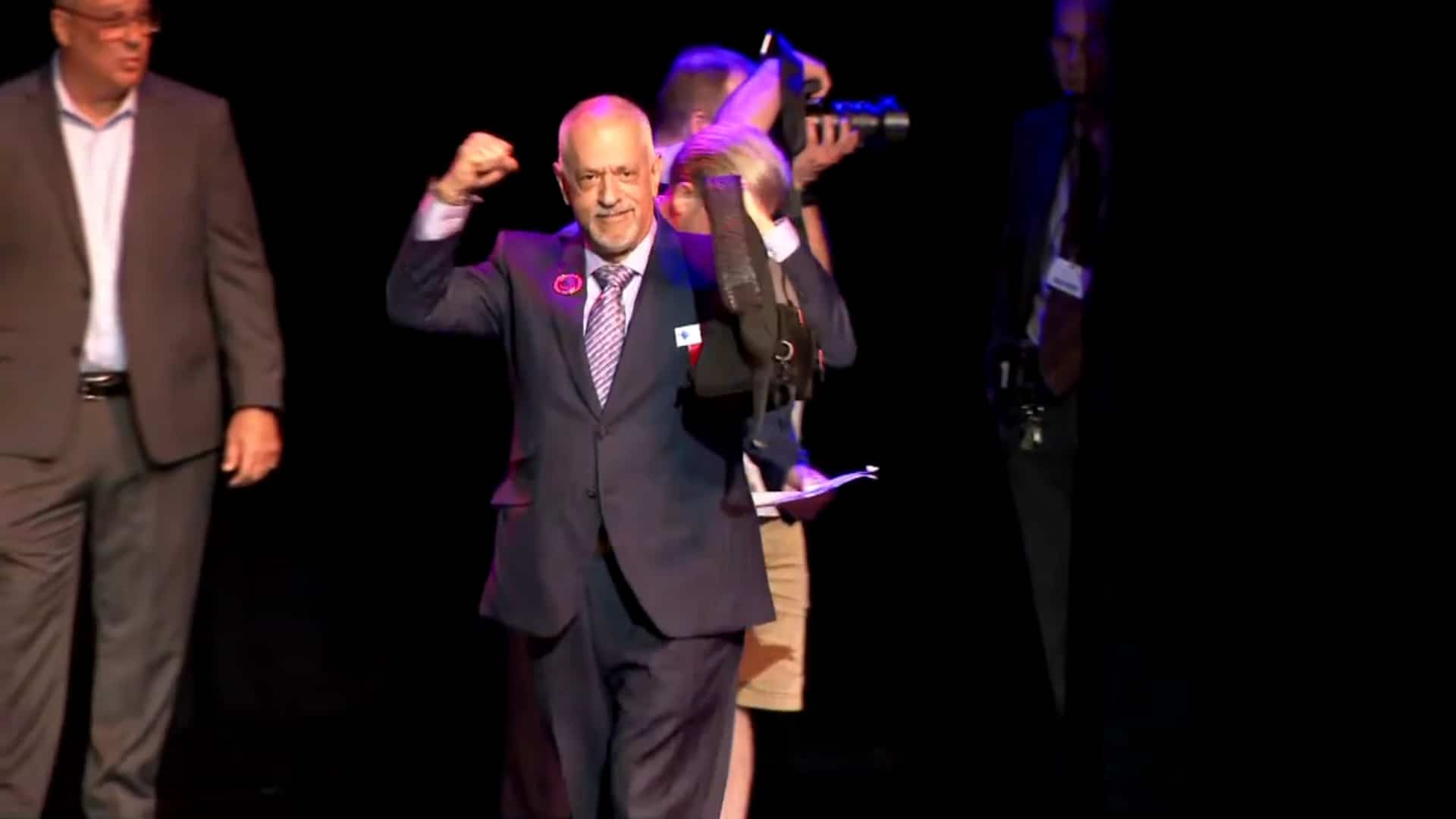 Russ Anber intronisé au Temple de la renommée de la boxe
