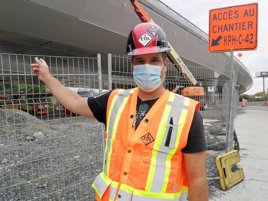 Le conseiller à la santé et sécurité de la FTQ-Construction, Simon Lévesque, saisit mal pourquoi les travailleurs américains qui circulent sur le chantier de l’échangeur Turcot ne sont pas soumis à une quarantaine comme les autres citoyens des États-Unis.