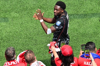 Alphonso Davies foi célebre com os partidários canadenses presentes em Los Angeles após a vitória canadense, Dimanche.
