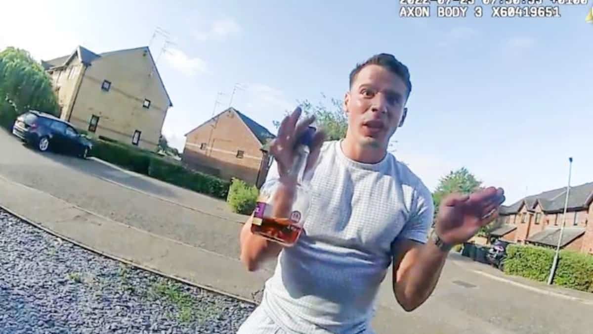 In the video | Drunk, a killer returns to the scene of the attack and reluctantly incriminates himself In the video | Drunk, a killer returns to the scene of the attack and reluctantly incriminates himself