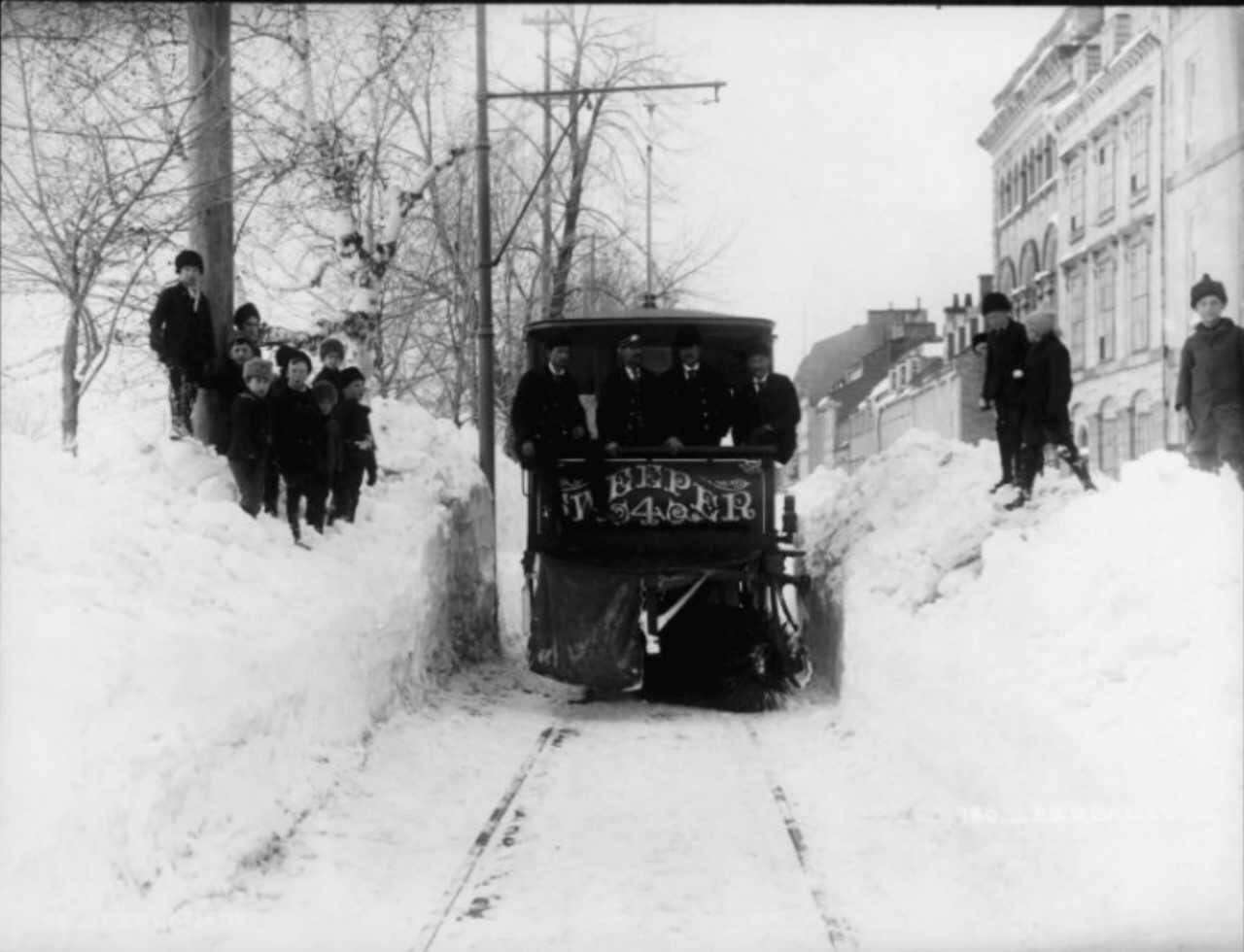 [PHOTOS] Voici l'histoire du tramway de Québec en 10 stations | JDQ