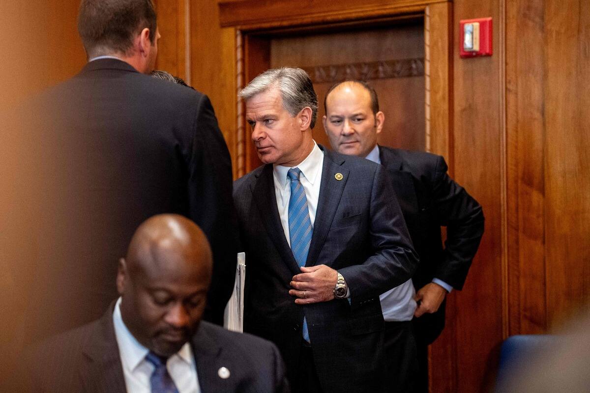 Le directeur du FBI Christopher Wray compte démissionner | TVA Nouvelles