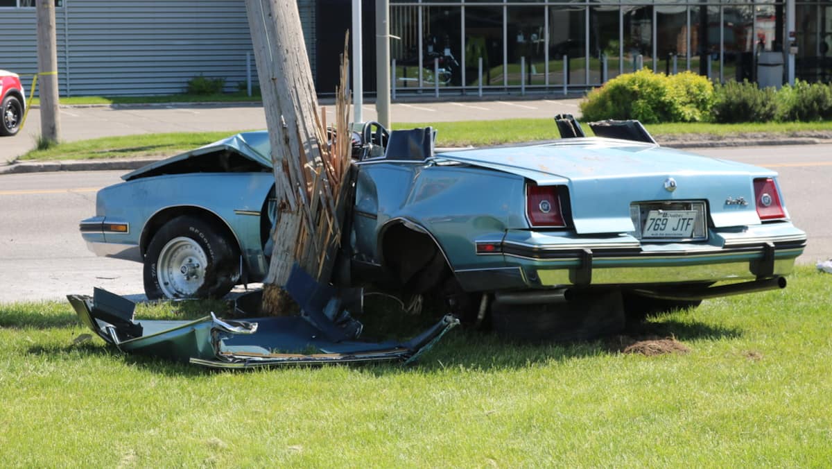 Accident sur Wilfrid-Hamel: un homme de 44 ans repose dans un état critique
