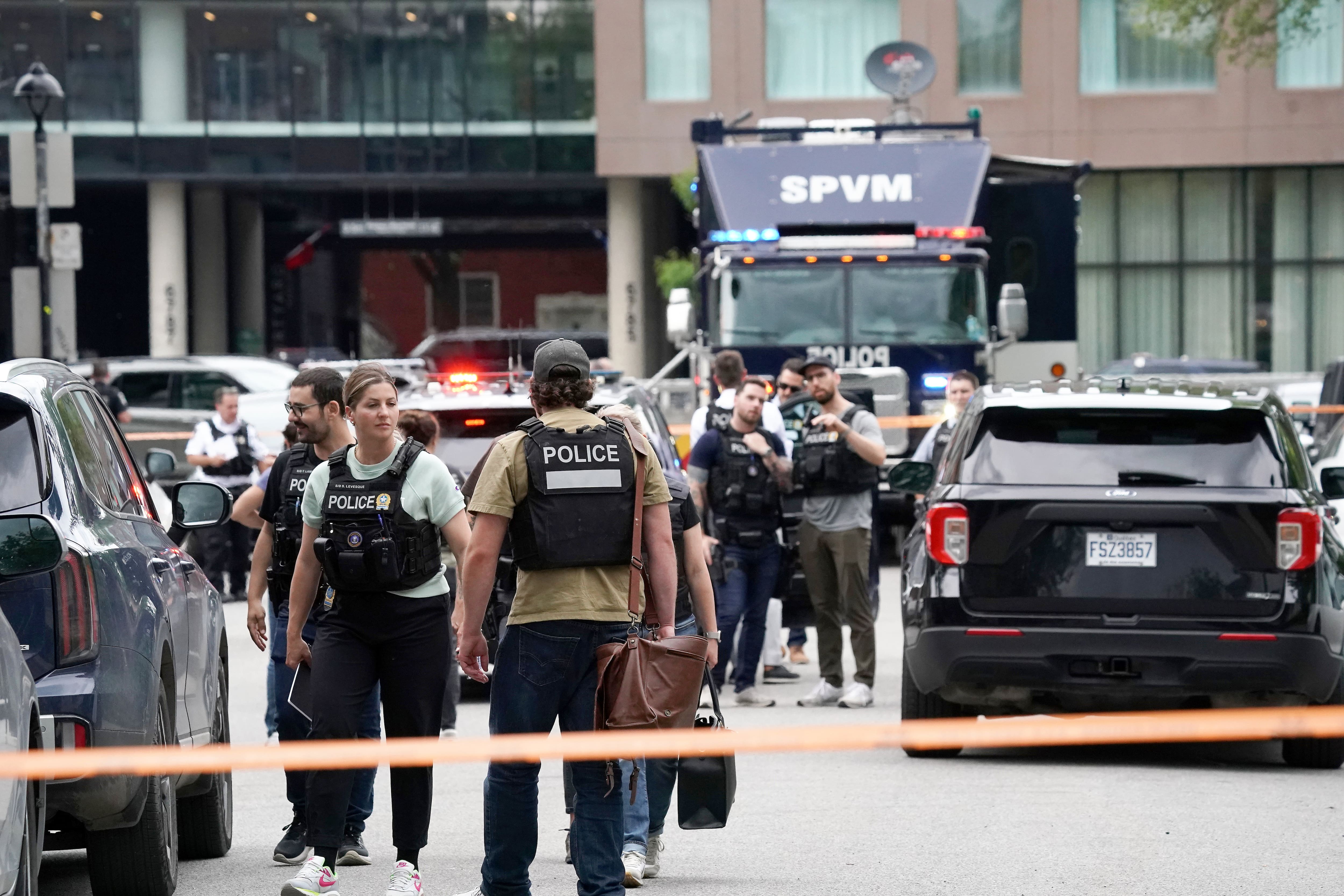 Armada de policiers du SPVM sur place pour trouver le tireur.