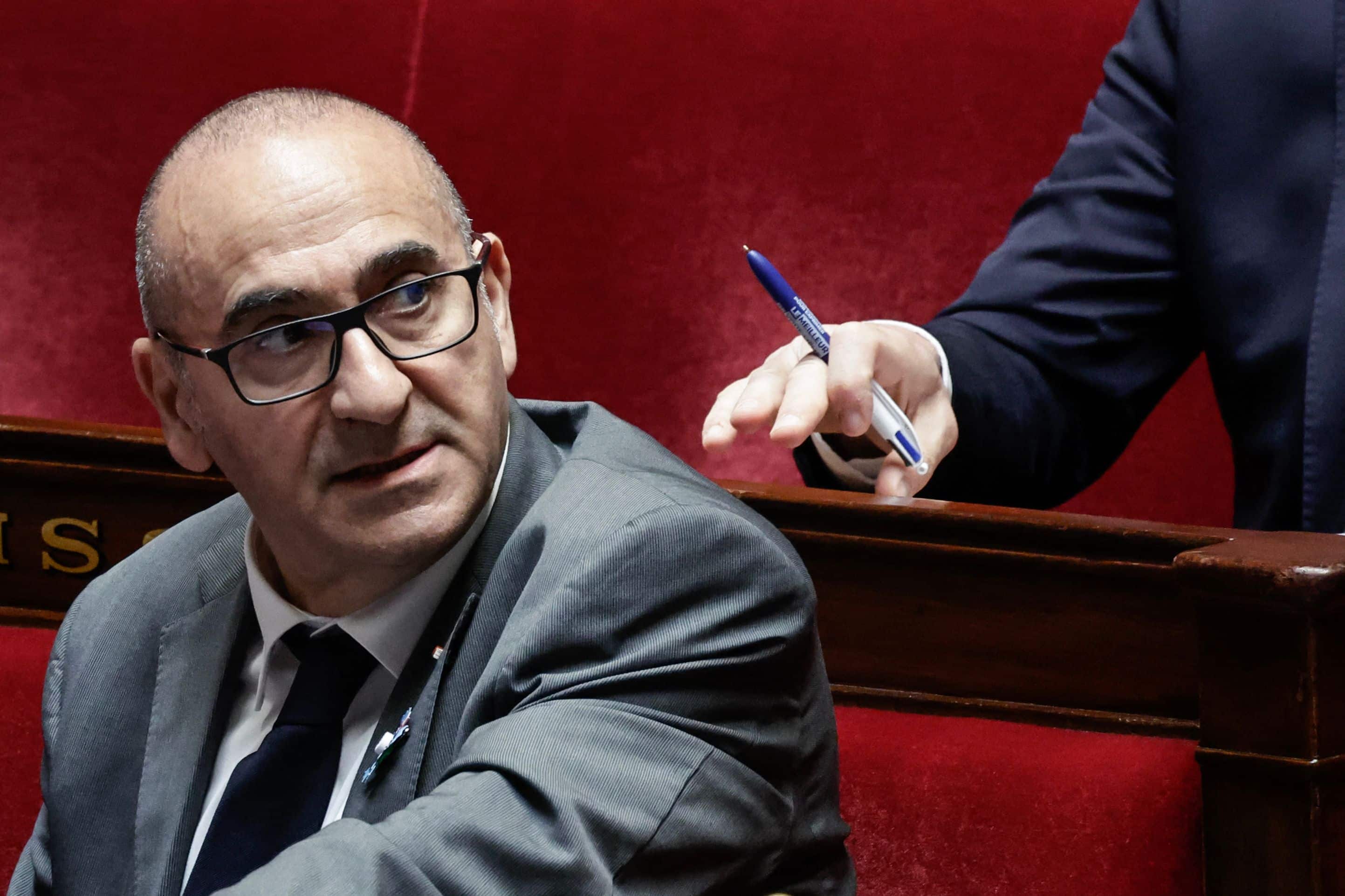 La France confirme la reprise des expulsions d'Algériens en situation irrégulière