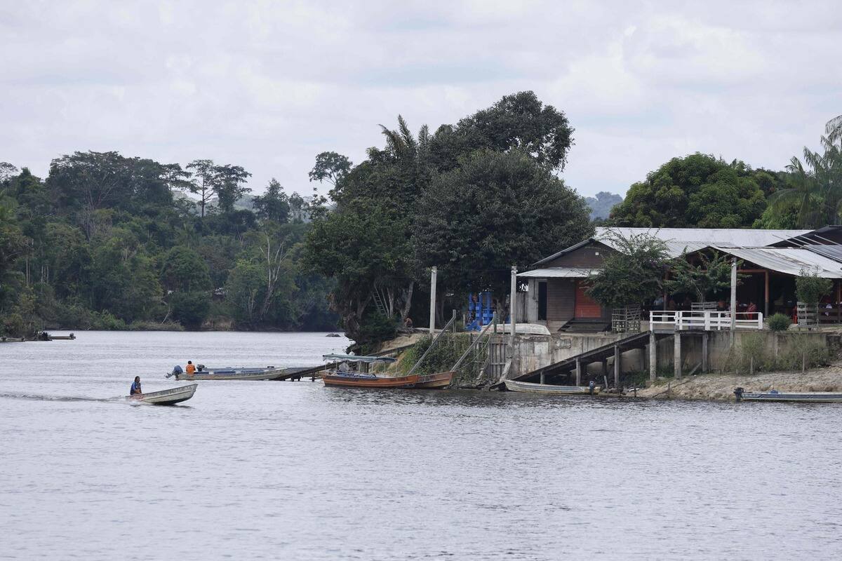 Guyane: la technologie num&eacute;rique au service des &eacute;l&egrave;ves autochtones isol&eacute;s