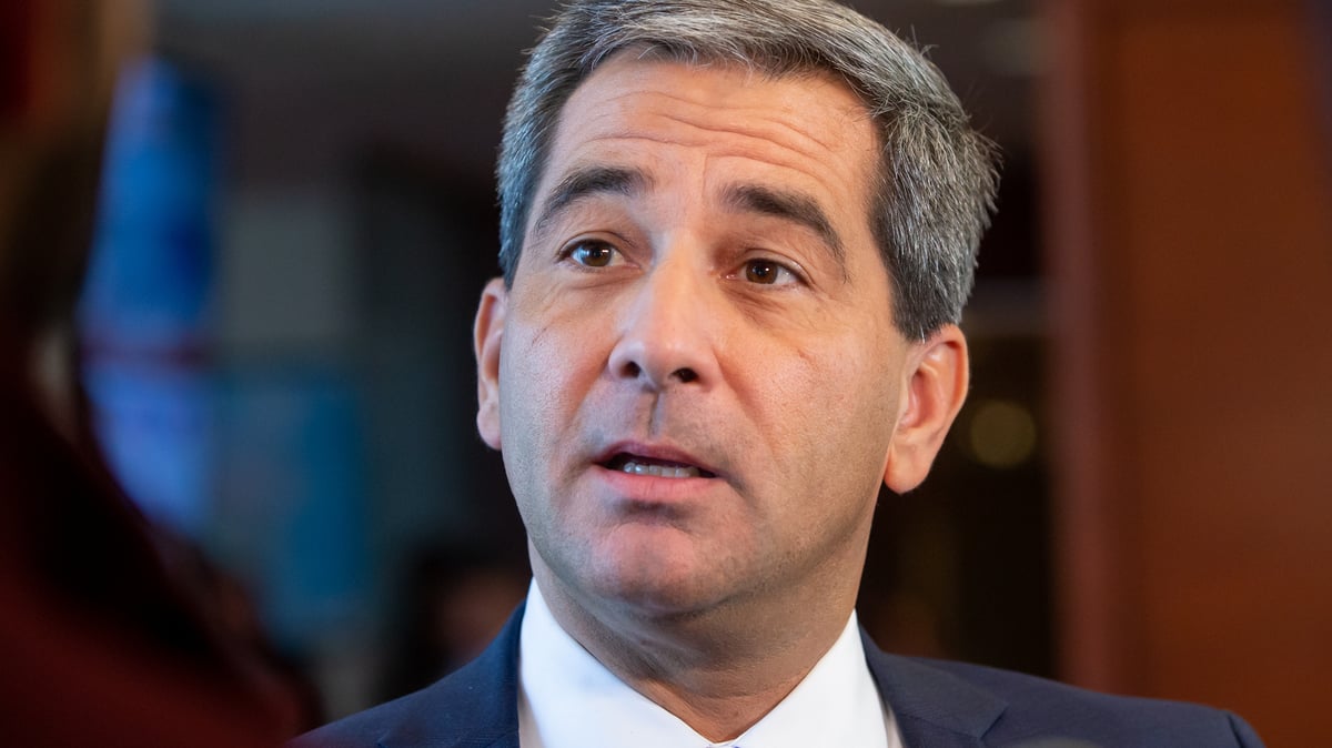 Vaccination obligatoire: des propos «incendiaires», selon Paul-Hus