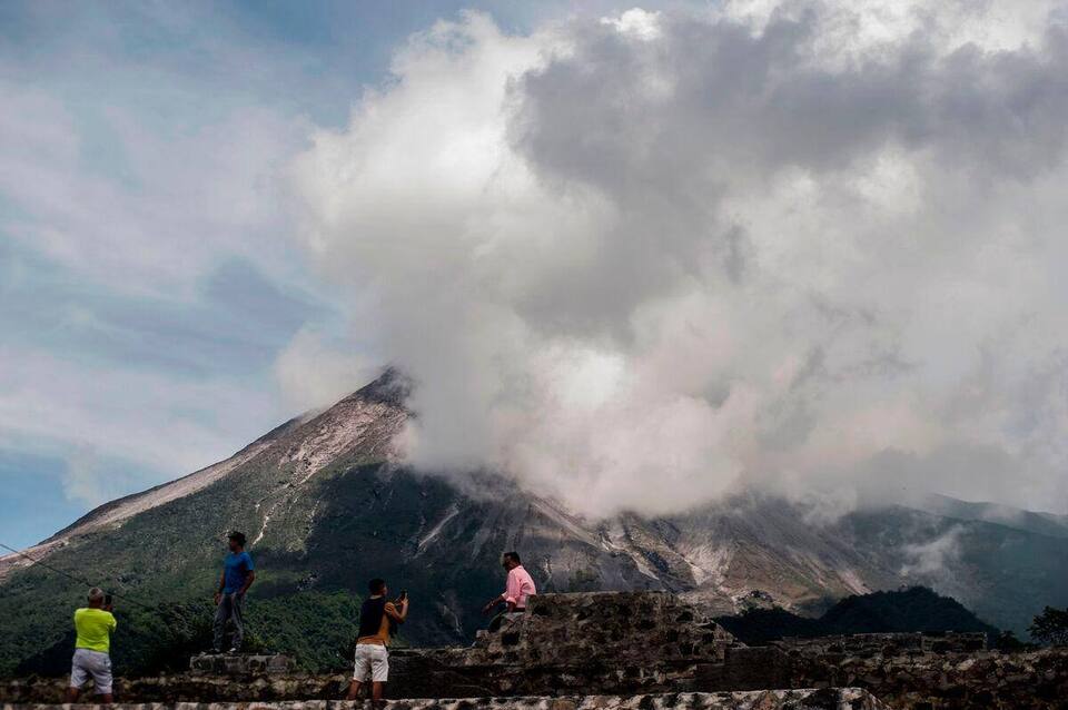 Indon sie le volcan Merapi entre en ruption TVA Nouvelles Indon sie le volcan Merapi entre en ruption TVA Nouvelles