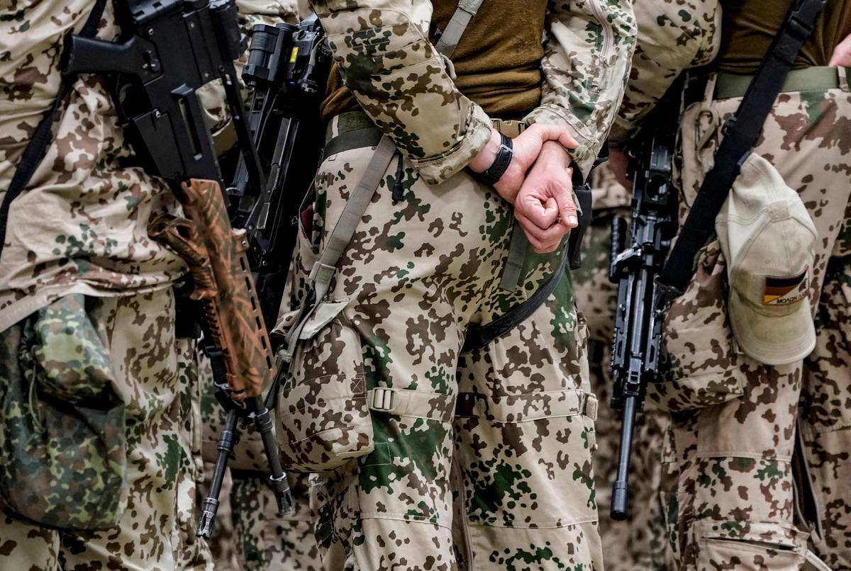 Deutschland: Zwei Ex-Soldaten, die ein paramilitärisches Kommando aufbauen wollten, wurden festgenommen