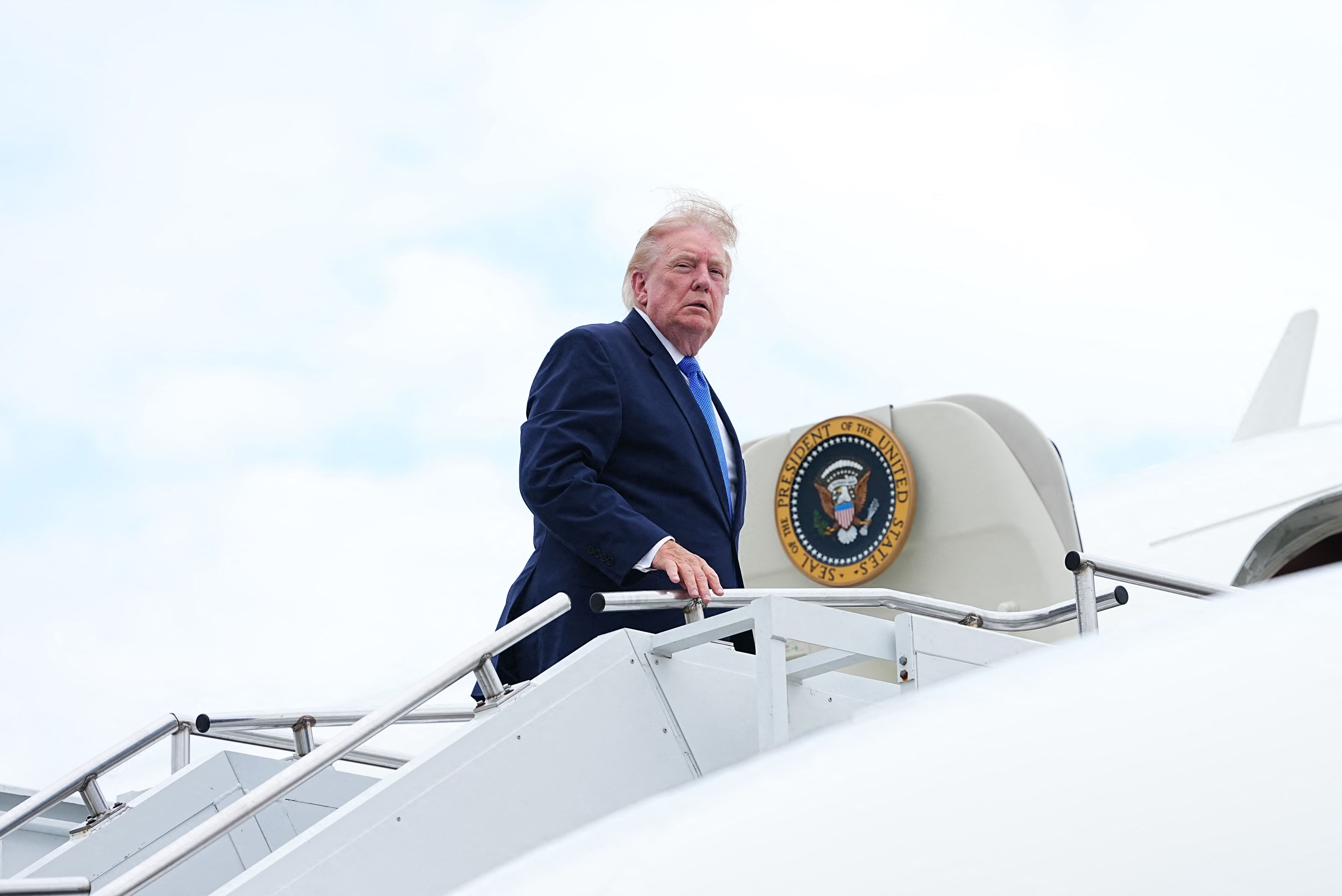 Donald Trump a été transporté secrètement dans un conteneur de nourriture pour changer d’avion