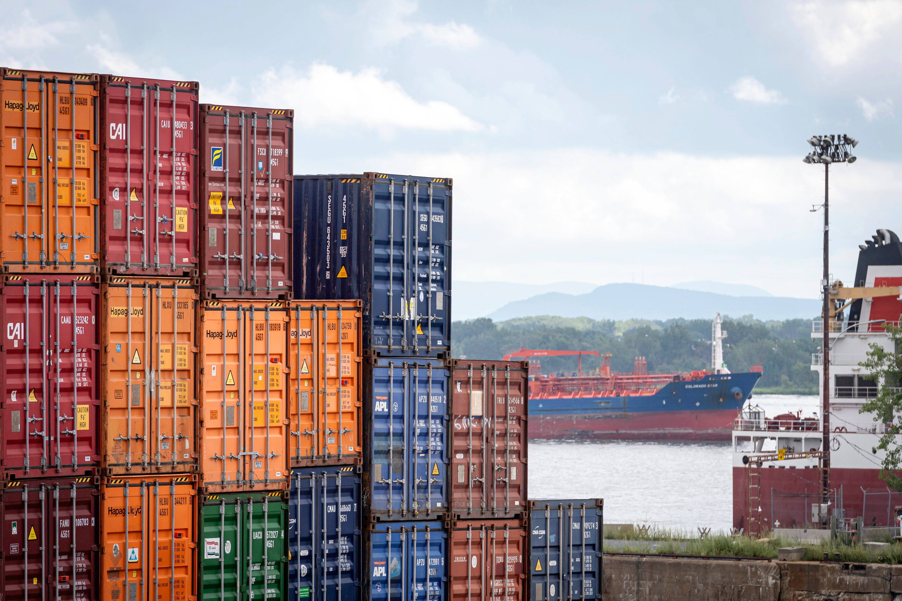 Exportation de v&eacute;hicules vol&eacute;s: le Bloc Qu&eacute;b&eacute;cois demande des comptes