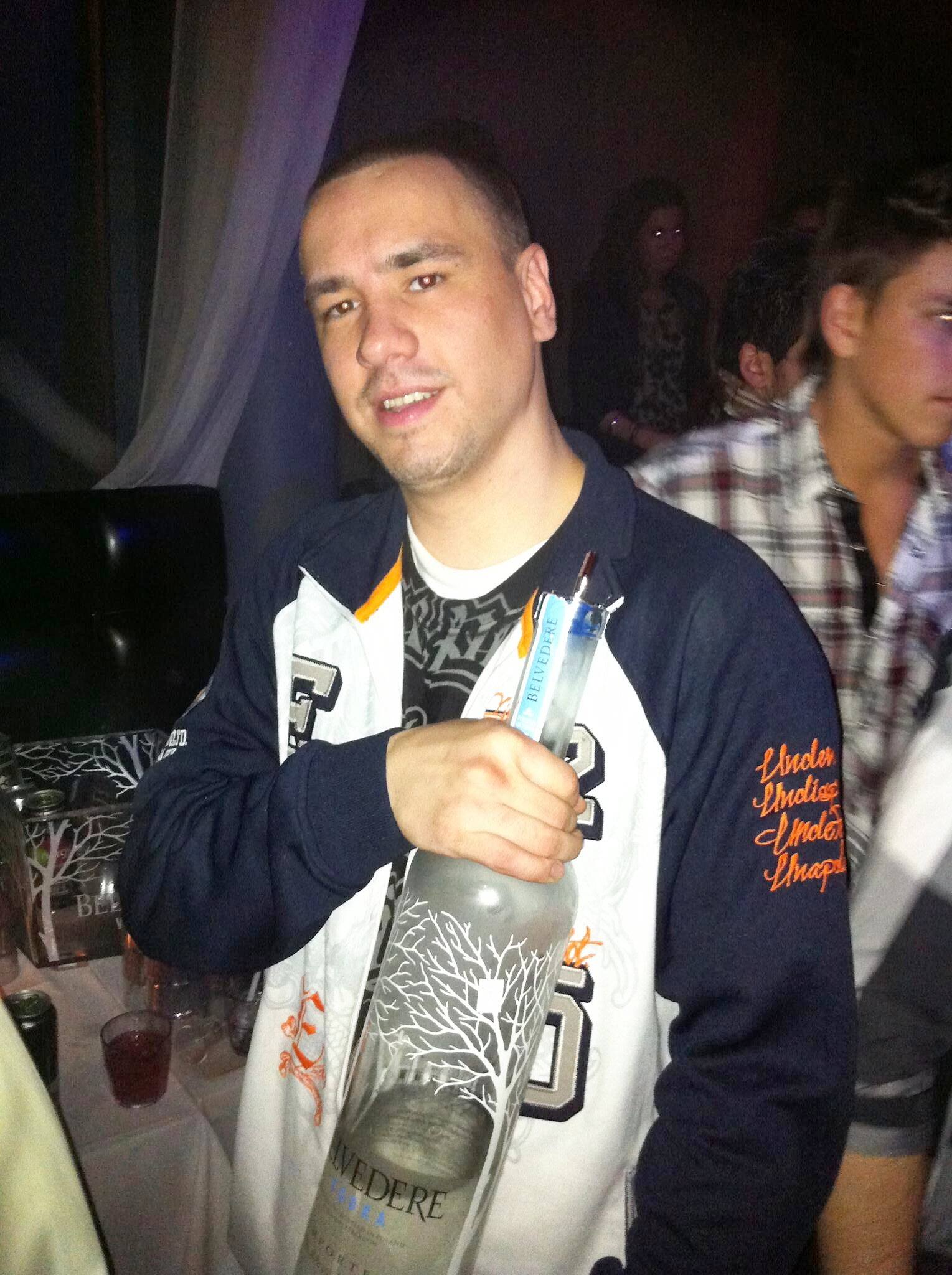 Meurtre en plein jour à Kahnawake: la victime était un violent criminel en  libération conditionnelle | JDM