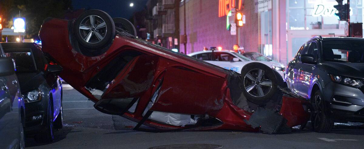 PHOTOS | Accident spectaculaire à Montréal