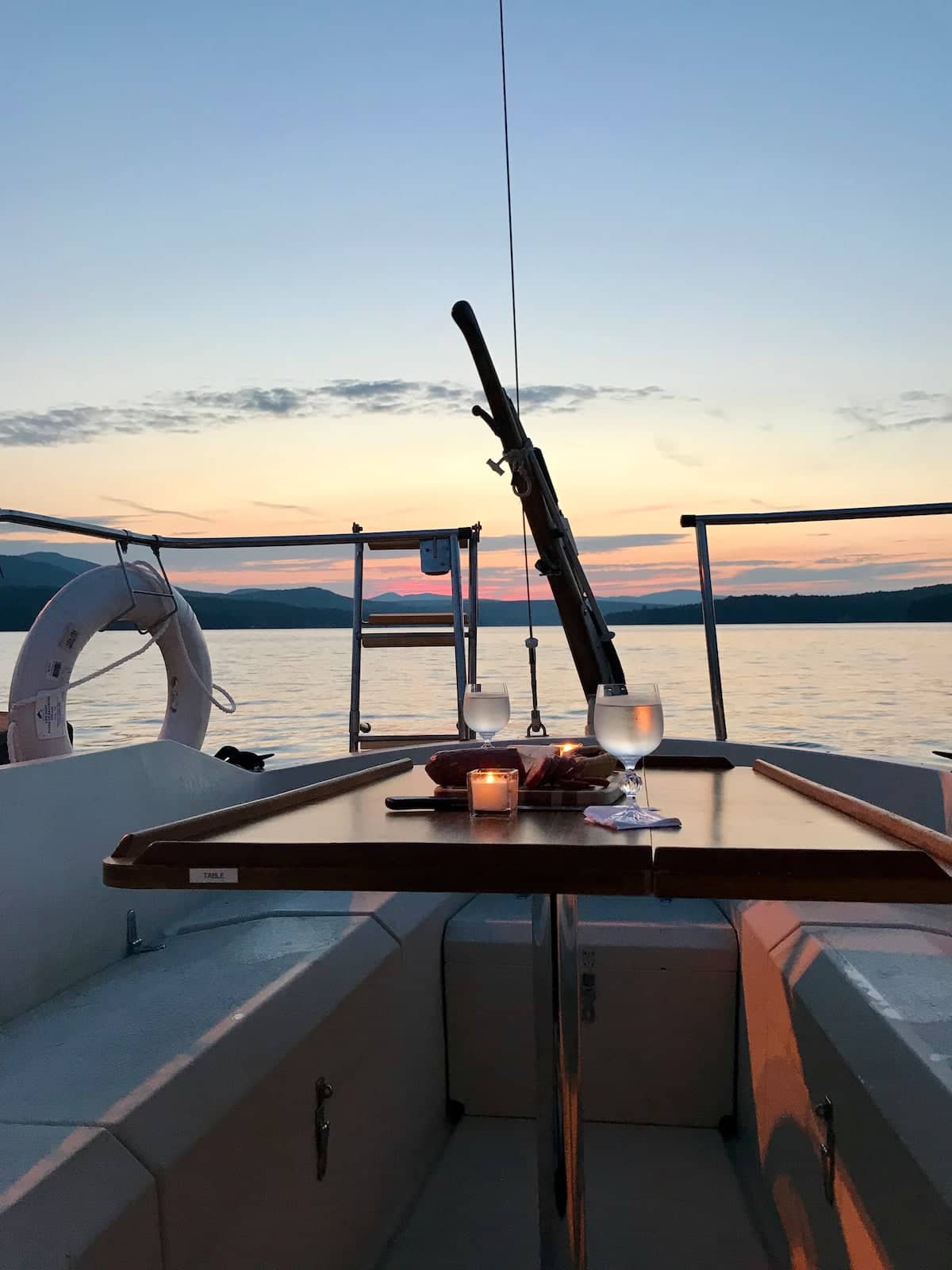 Un voilier à louer pour dormir au lac Massawippi 