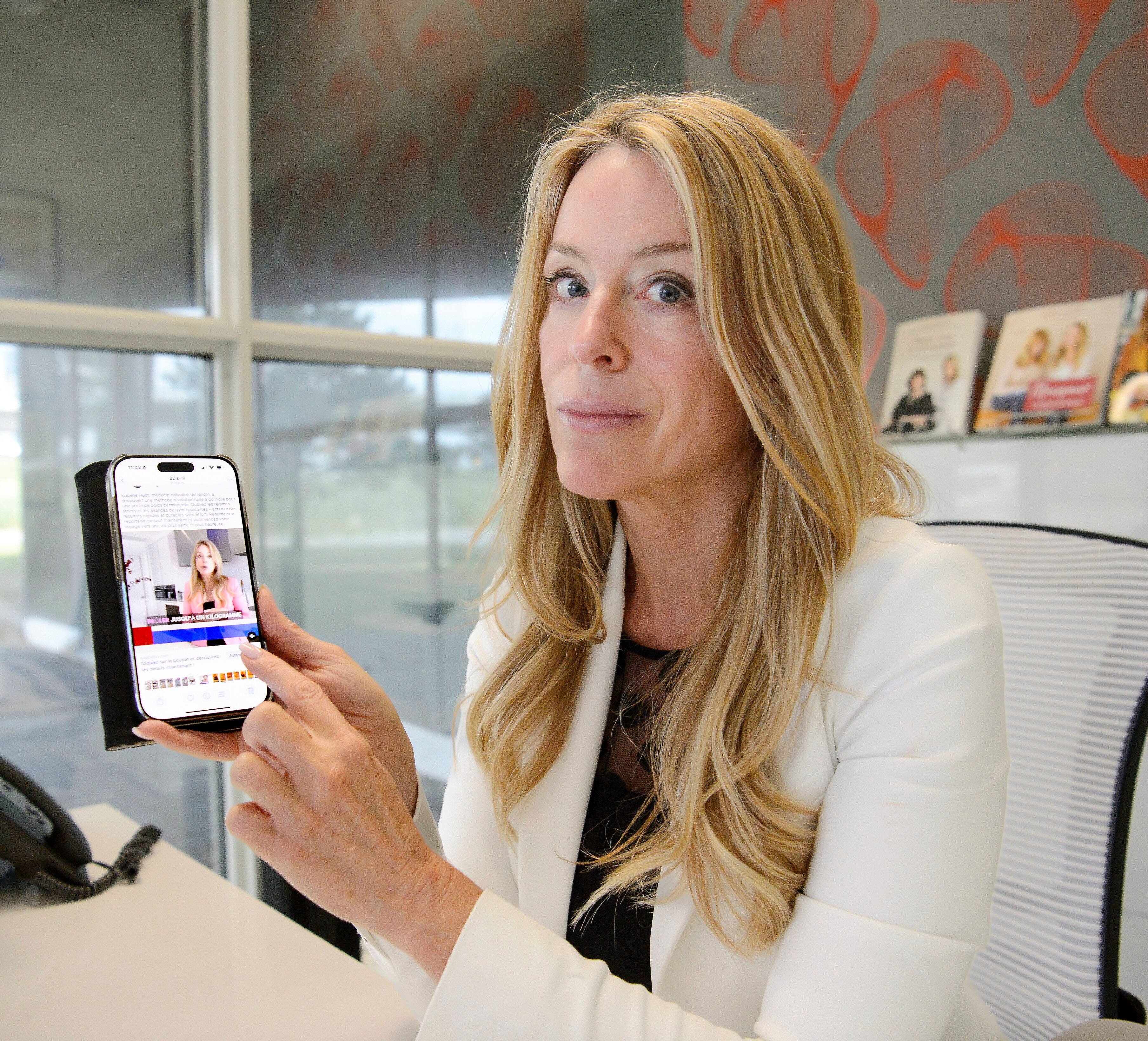 Des Québécois fraudés par de faux docteurs sur FB