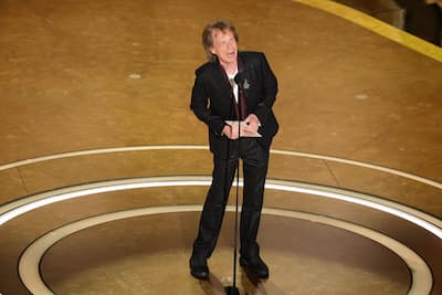 Mick Jagger sorprende a los espectadores al poner el premio a la mejor canción en la ceremonia del Oscar 2025