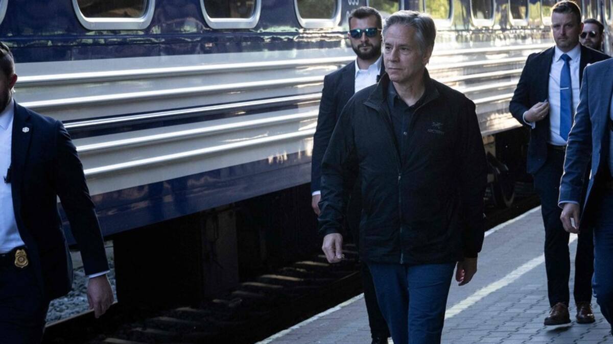 Visite surprise de Blinken en Ukraine en pleine offensive russe