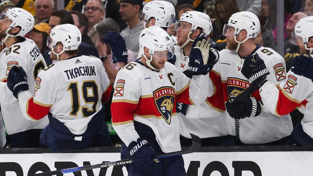 Barkov est «le meilleur joueur au monde», selon Tkachuk