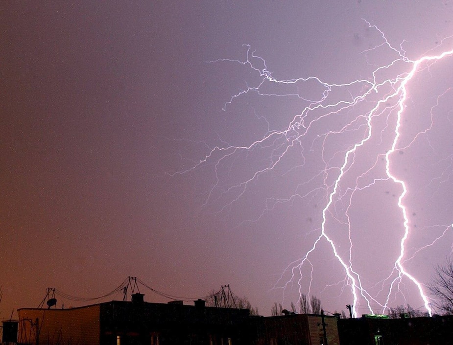 Les orages de ce matin ont réveillé plusieurs québécois et québécoises.