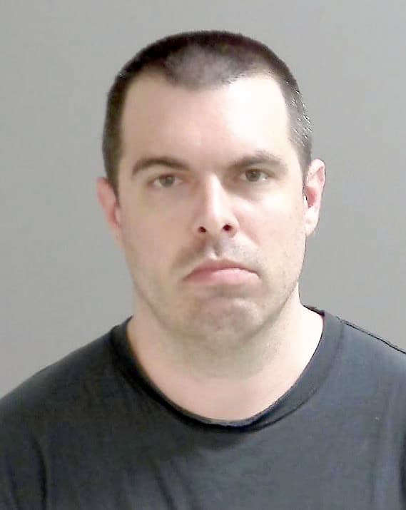 Un cyberpr&eacute;dateur d&eacute;linquant retourne derri&egrave;re les barreaux