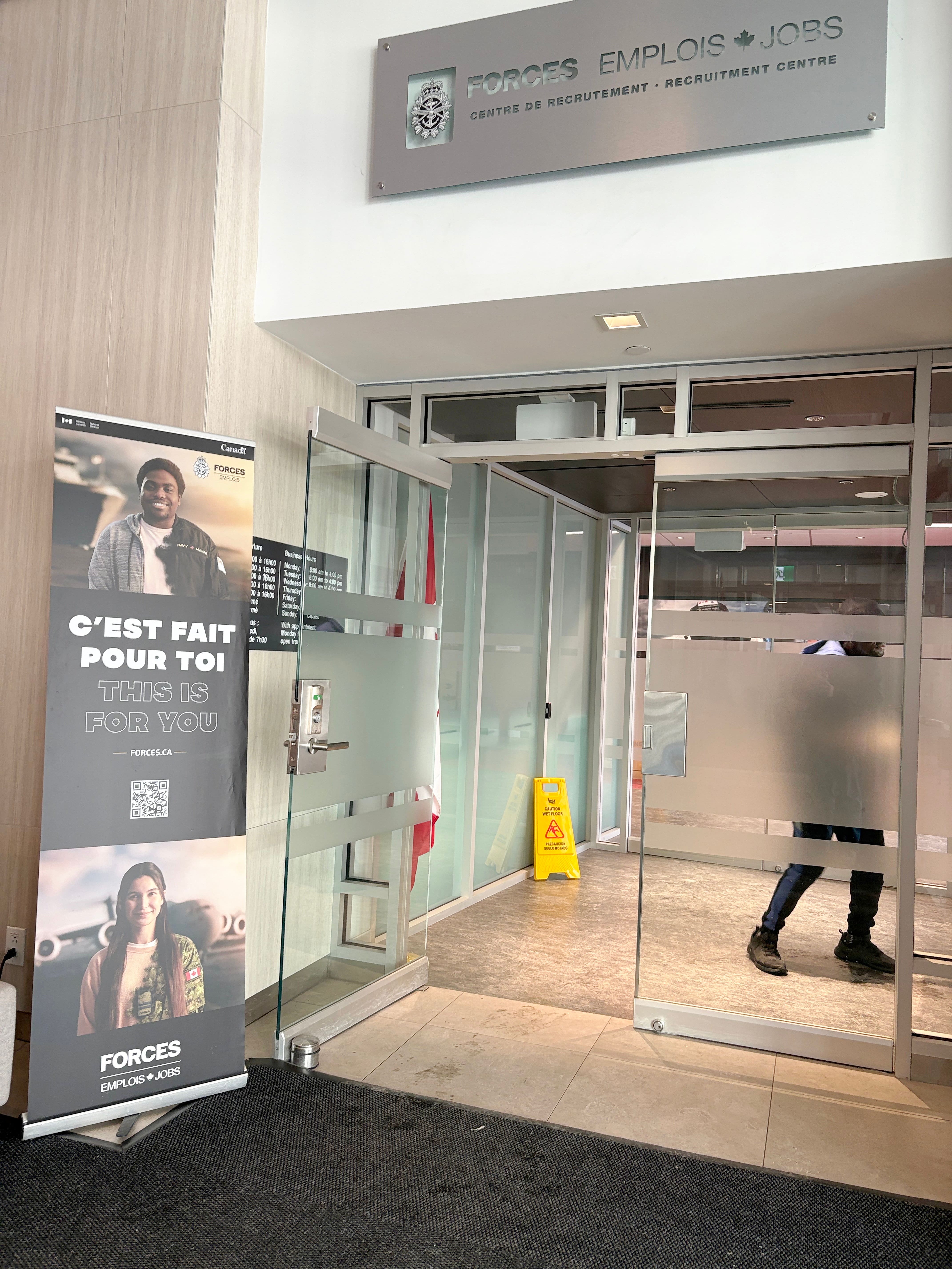 Ceux intéressés à s’enrôler dans les Forces armées canadiennes doivent passer au travers d’un processus de sélection qui peut durer plusieurs mois.