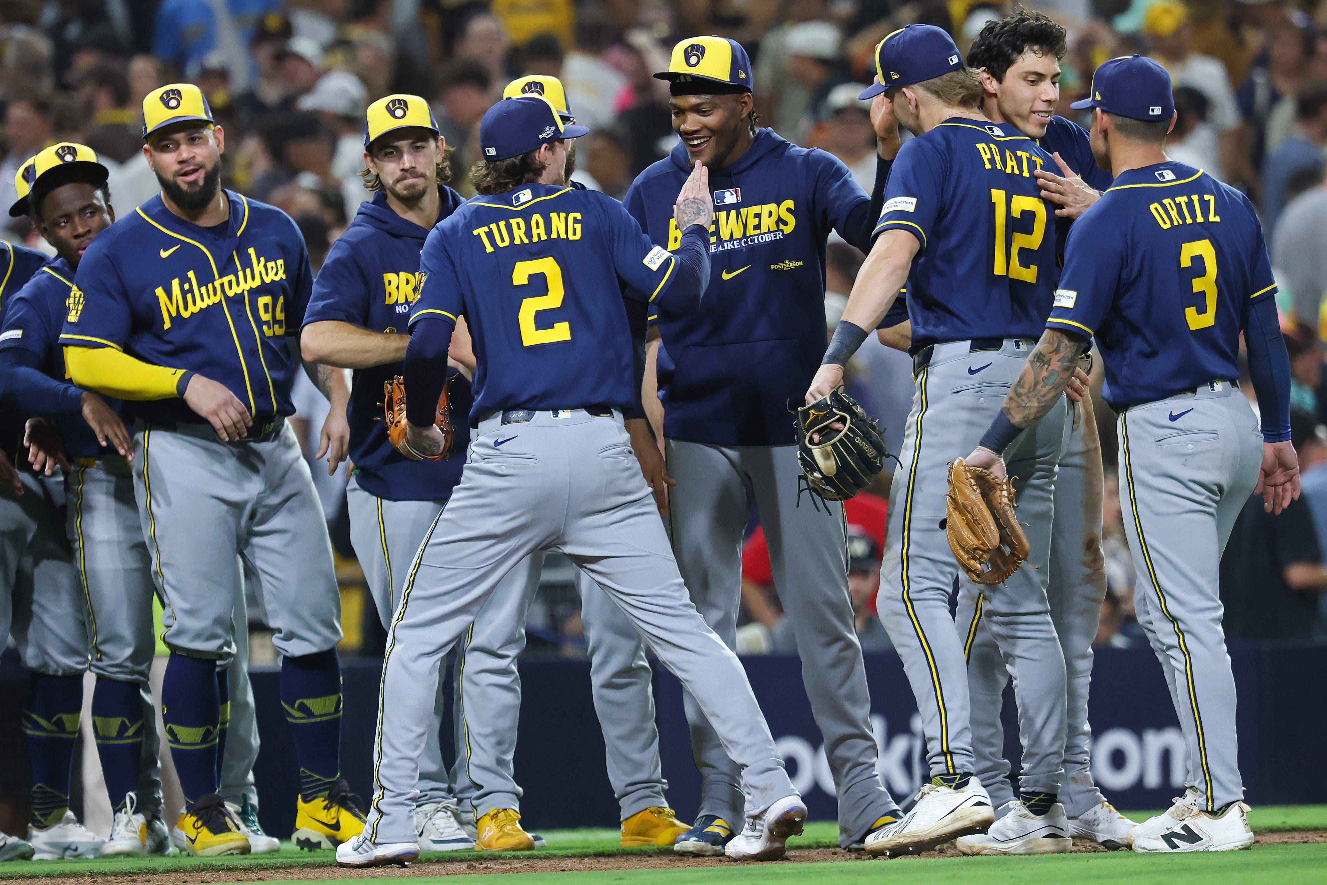 1,3G$ les séparent: un choc philosophique attend le baseball dans la série entre les Dodgers et les Brewers