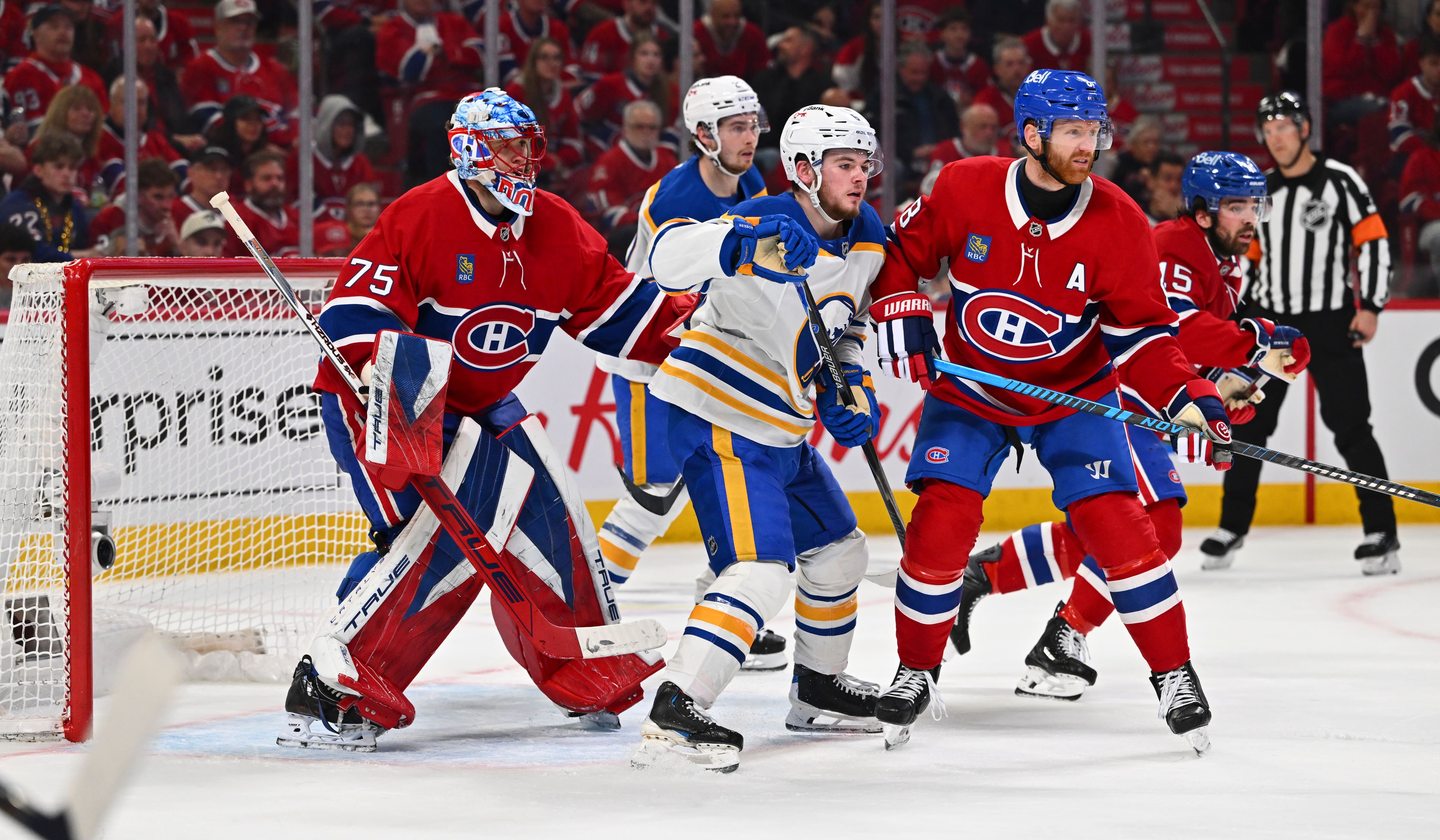 Jakub Dobes n’a pas fini d'avoir Zach Benson dans sa face